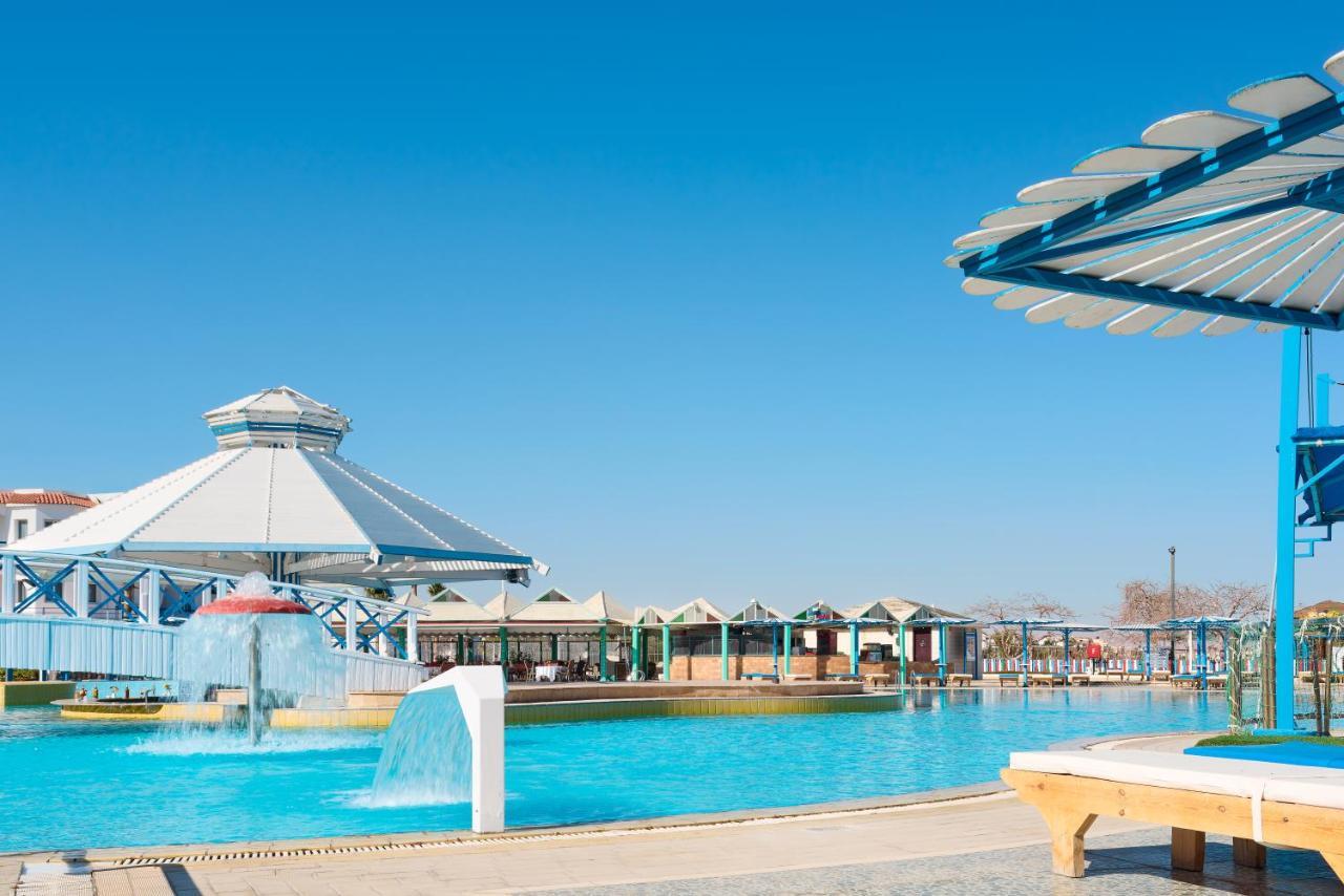 梦海滩度假村- 沙姆沙伊赫 外观 照片 The resort's main pool