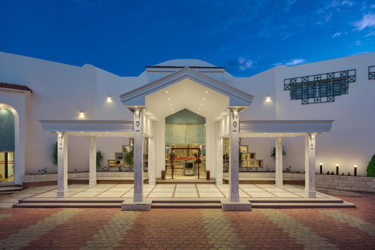 梦海滩度假村- 沙姆沙伊赫 外观 照片 The entrance of the hotel